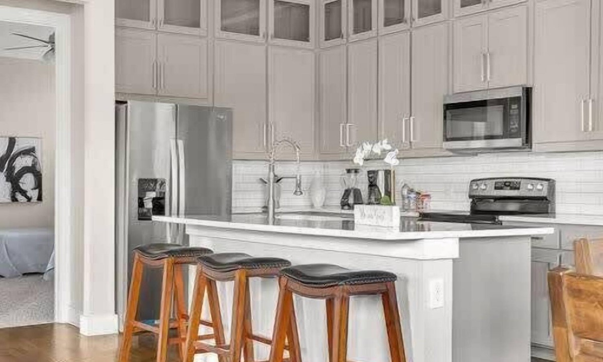 West Dallas House | Spacious 5 Bedroom Dallas Home for Families