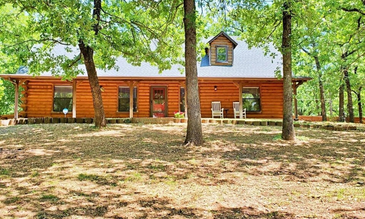 Sulphur Cabin | Spacious cabin in rural area close to Turner Falls and Chickasaw National Park