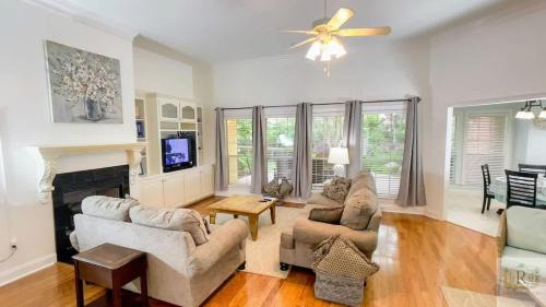 Hattiesburg House | Spacious King Suite Home With Serene Patio