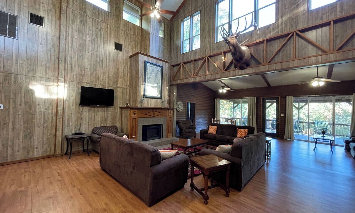 Zwolle Cabin | Spacious Lodge Retreat | Sleeps 24 | 8 Suites | Decks, Pond Views & Gathering Spaces