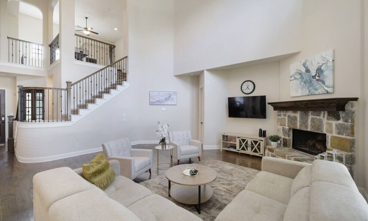 Frisco House | Spacious & Luxe, 5 Star Neighborhood, Movie Theater