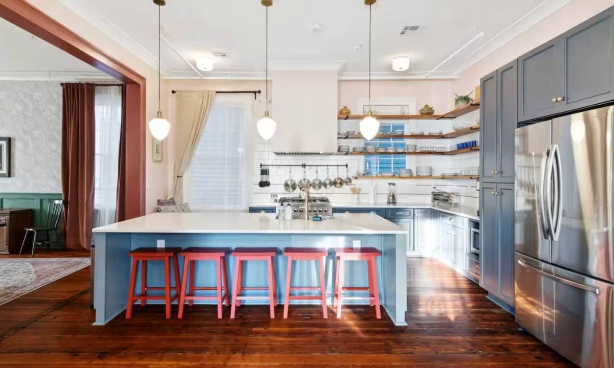 Faubourg Lafayette Bed & Breakfast | Spacious Luxury Retreat w/Award-Winning Interiors