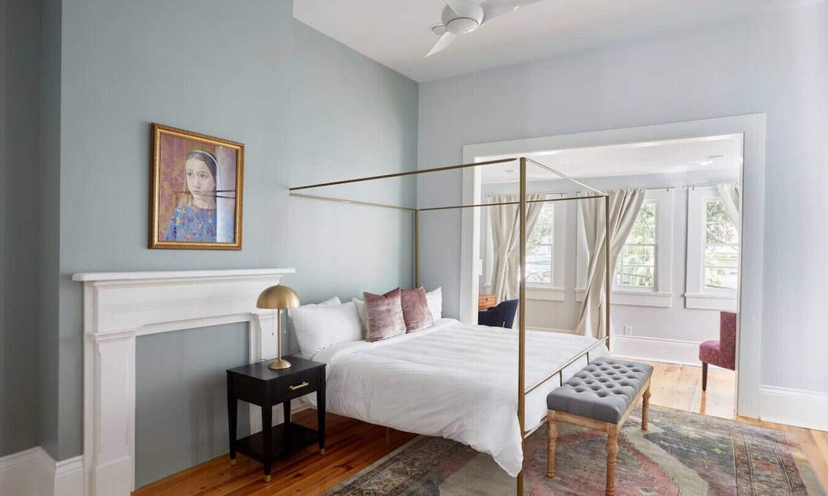 Uptown Historic District Apartment | Spacious Magazine Apt | Walkable to Shops & Cafes
