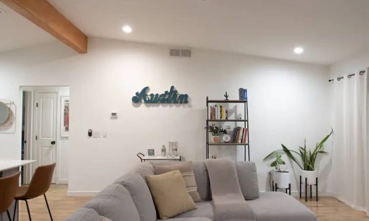 Windsor Hills House | Spacious Modern 3BD/2BA 10-min drive to DT/Domain