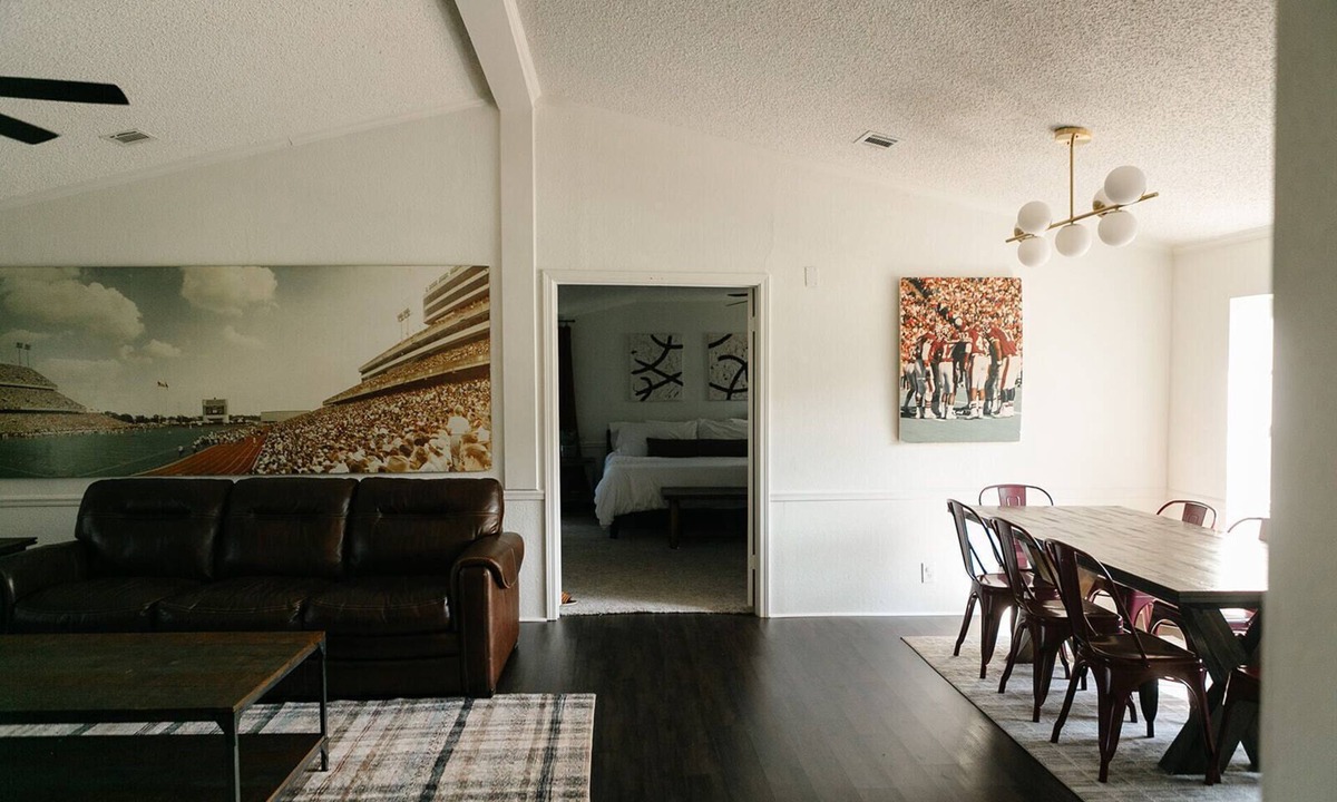 Franklin Estates House | Spacious Rural Stay Near Texas A&M - Great for Families, Game Days & Gatherings