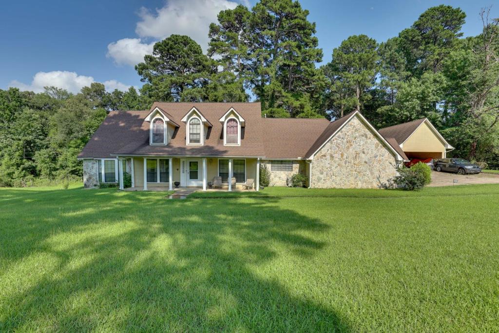 Shreveport House | Spacious Shreveport Retreat: Pets Welcome!