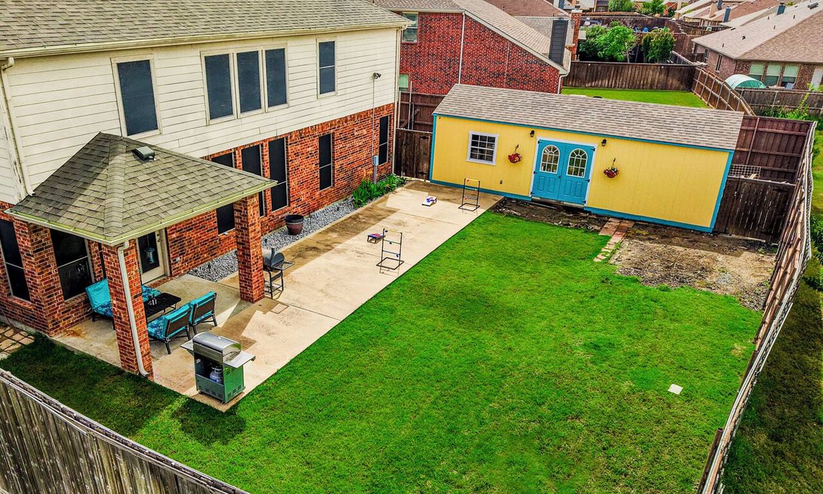 Little Elm House | Spacious, Universal Kids< 10mins, Gameroom, 18 ppl