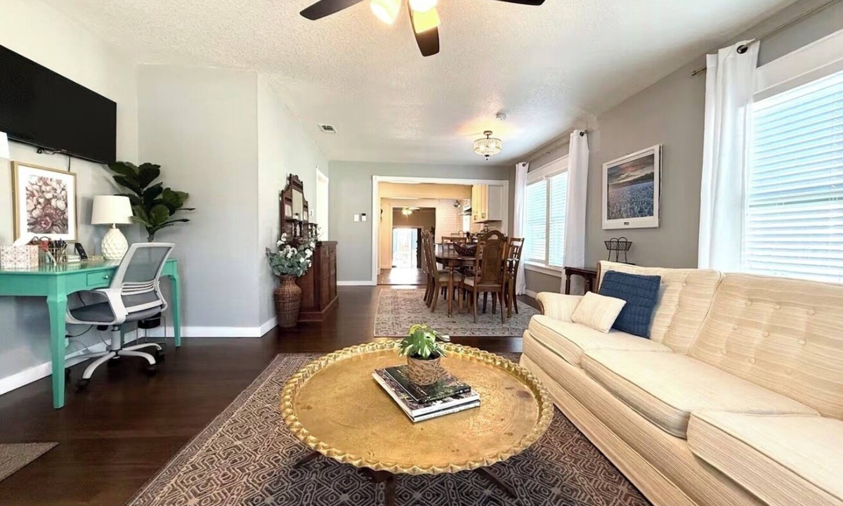 Kerrville House | Spacious Vintage Gem - Big Yard - Close to Downtown & Schreiner - Dogs Welcome!