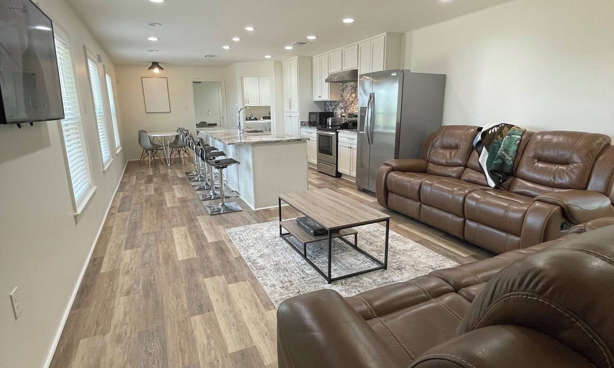 Buras-Triumph House | Sportsman’s 3BR Mobile Home w/ Ample Parking for Boats
