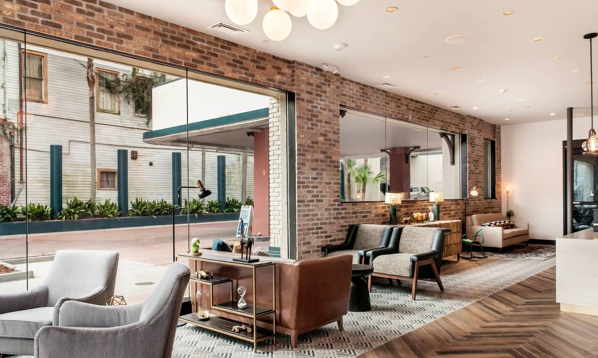 Faubourg Lafayette Hotel | St Charles Coach House, an Ascend Collection Hotel
