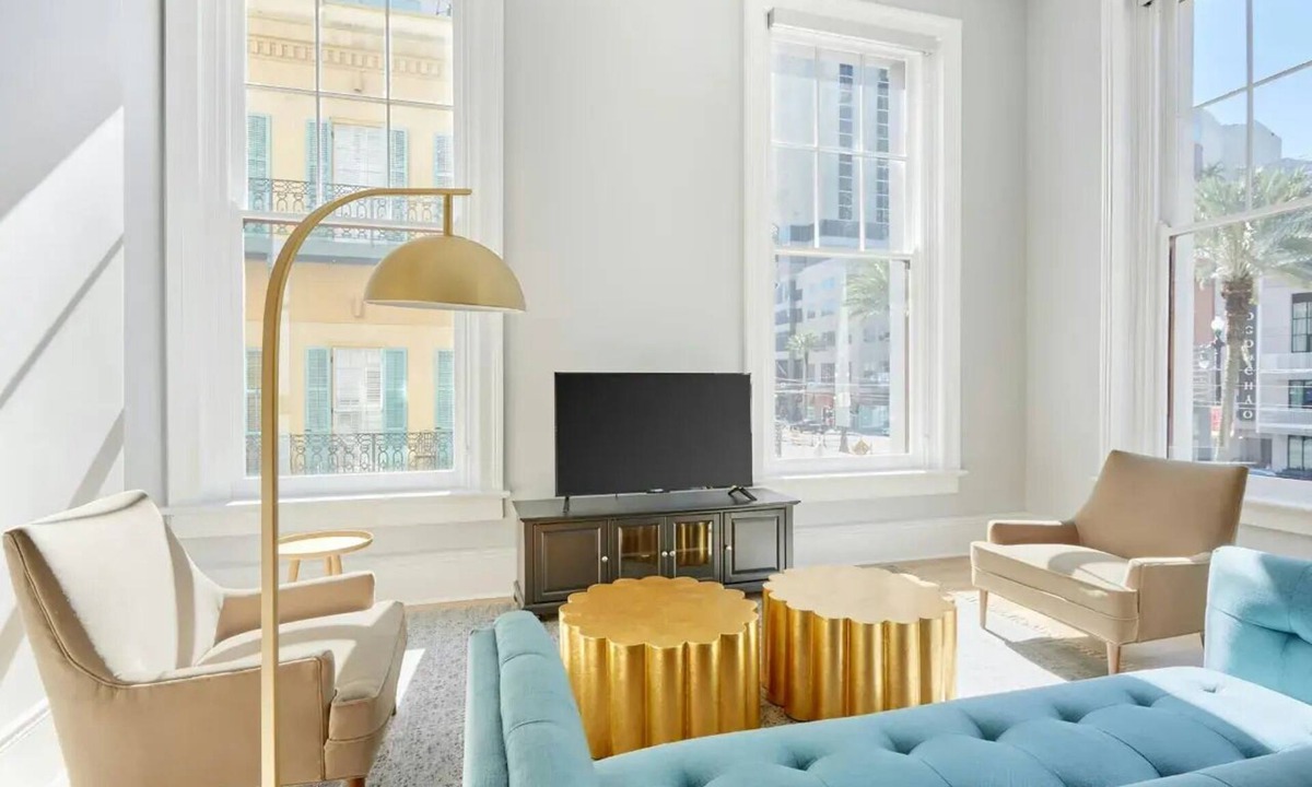 Central Business District Hotel | Steps to Bourbon Street | Superior 2BDR Suite