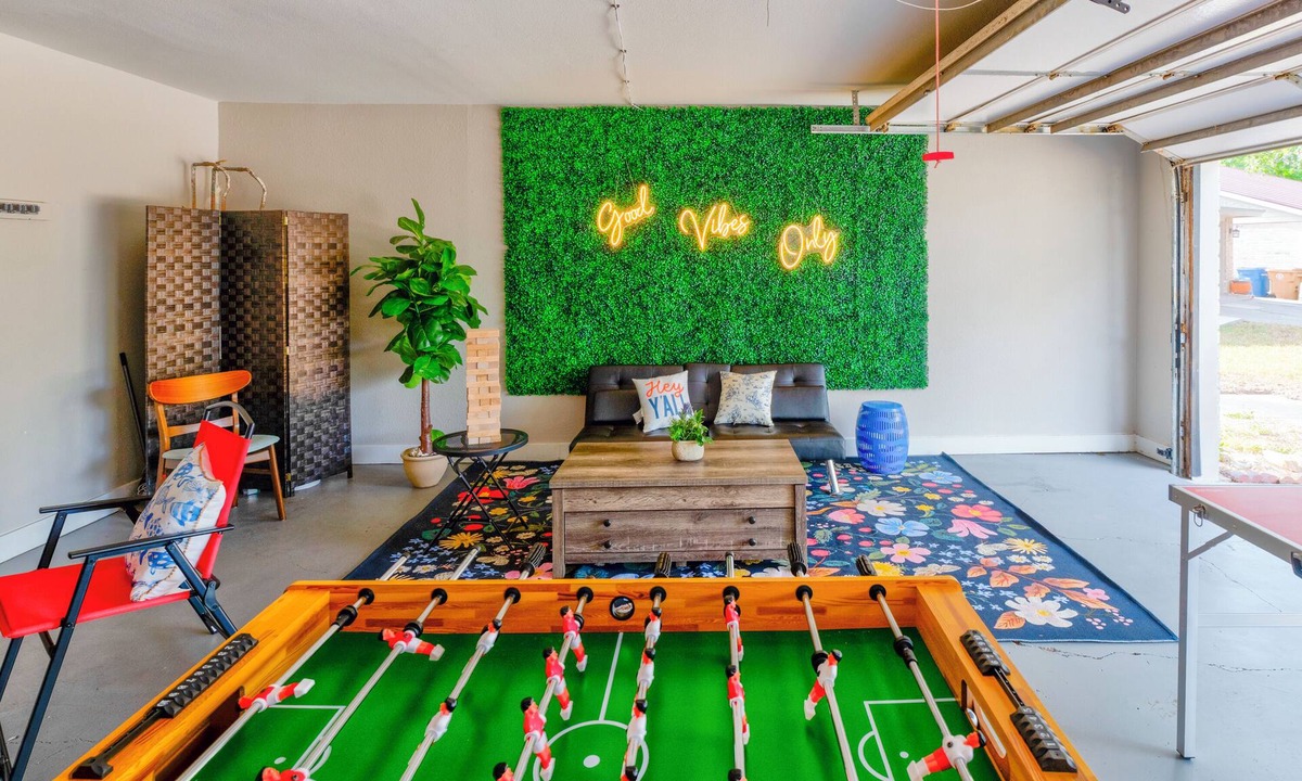 Calallen House | Stunning 3 BD Family Home+ Game Room+PingPong+Foosball+Arcade