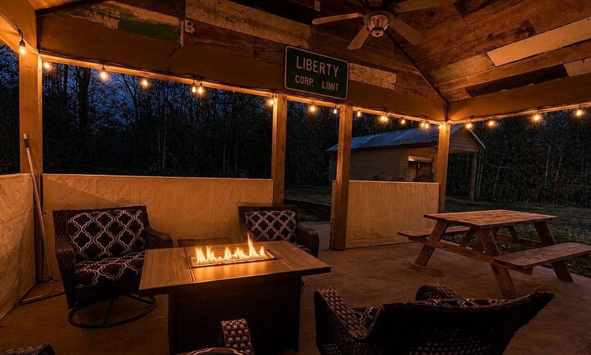 McCall Creek Cabin | Stunning Creek-side Cabin Rental for Family Friendly Stays in Liberty, Mississippi