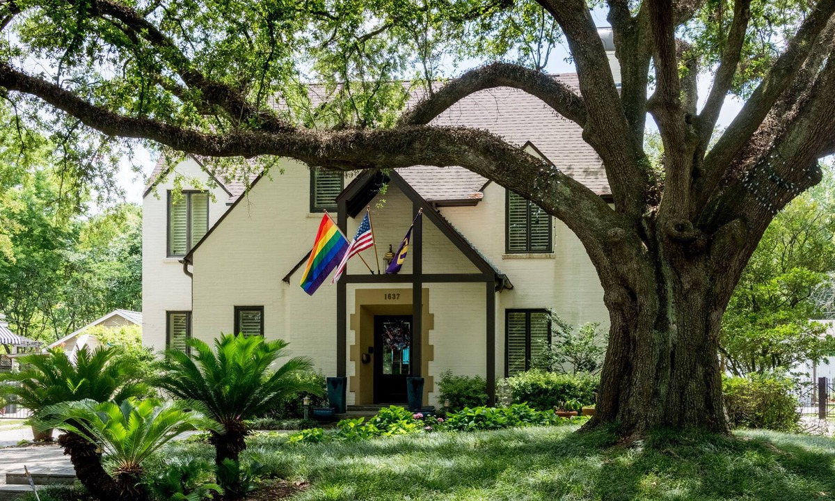 Baton Rouge House | Stunning Historic Luxury Home. Every amenity + a heated pool!