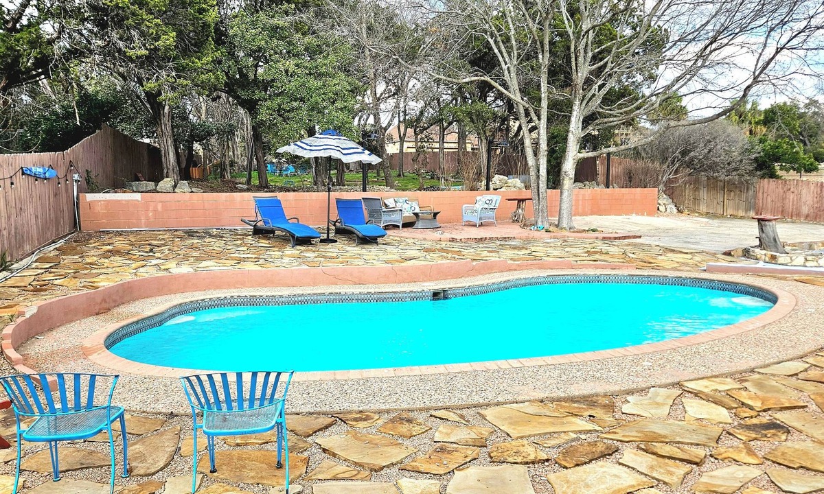 Hudson Bend House | Stunning Home w/private POOL Amazing LAKE Views & Sleeps 12