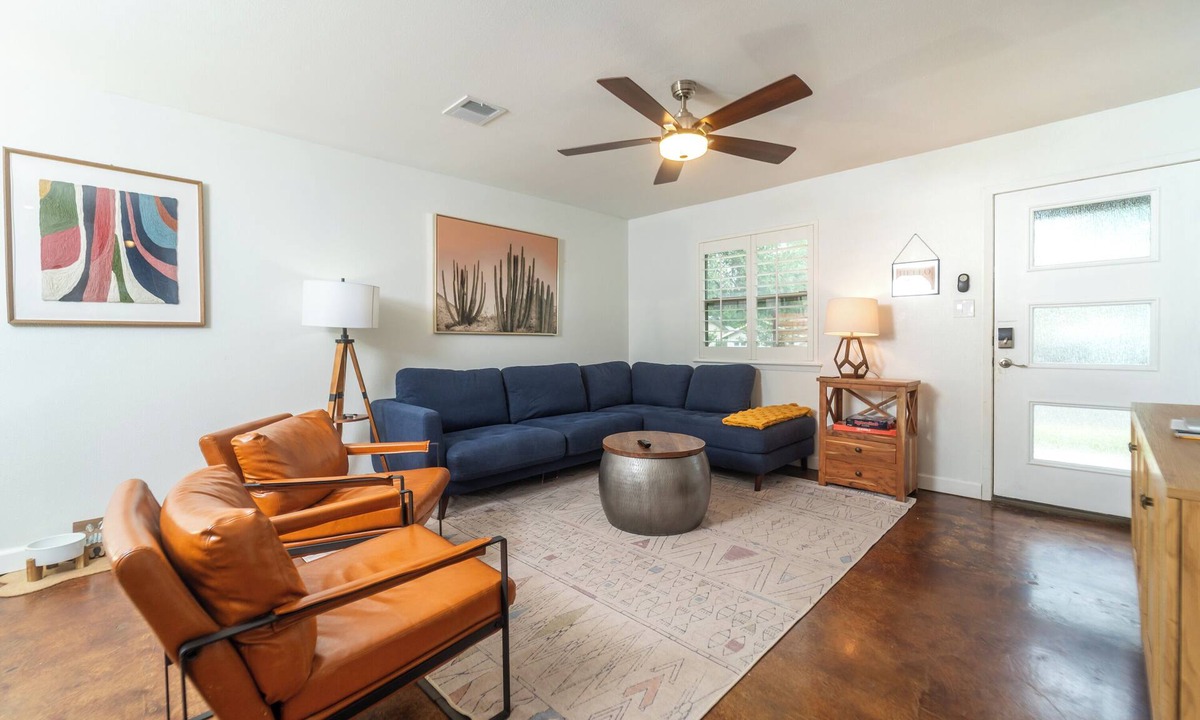 Mesa Park House | Stylish Group Retreat Hot Tub Game Room Yard