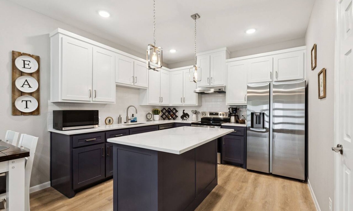Fort Worth House | Stylish New Home Near the Fort Worth Stockyards — 2 Minutes Away, Sleeps 8