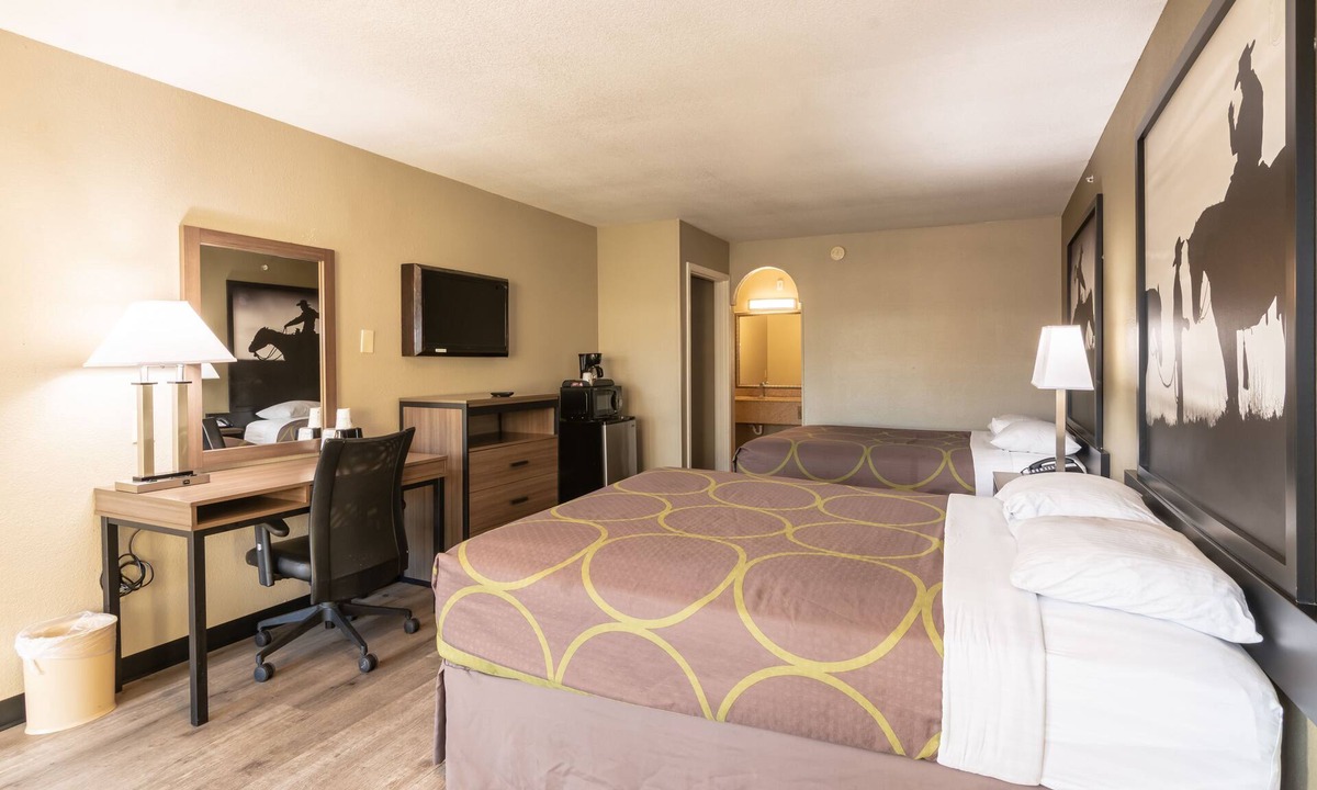 Dallas Hotel | Super 8 Dallas-Mesquite