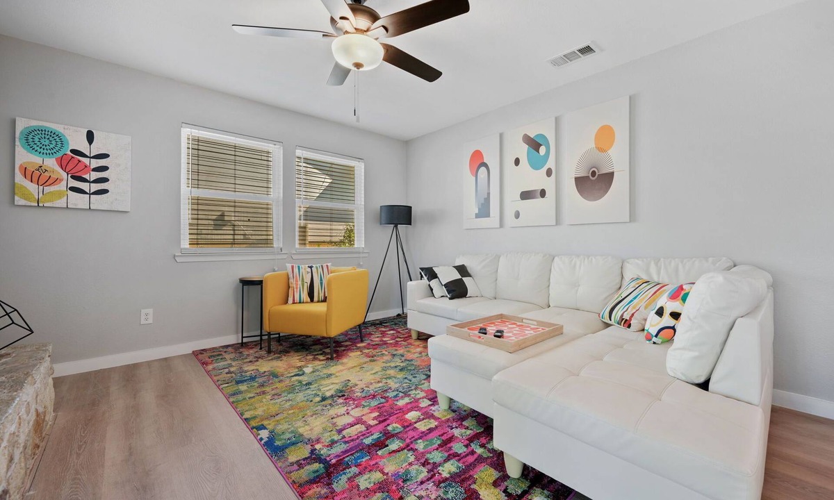 Round Rock House | Super Cute 3/2 House with Yard - Great Location