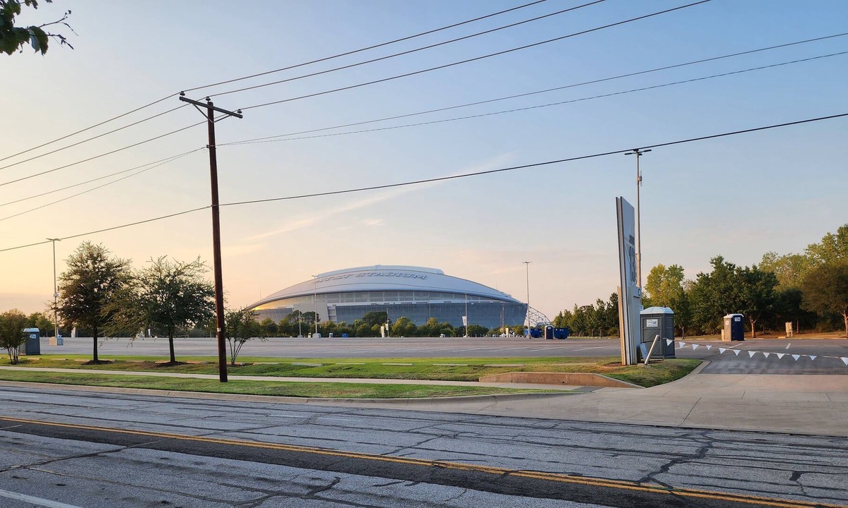 Arlington Apartment | The AT&T Stadium Key