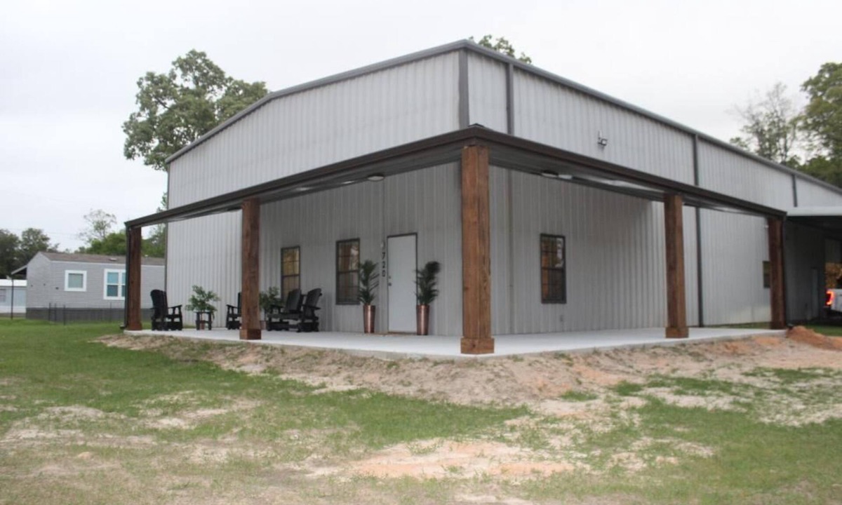 Negreet House | The BooneDocks Lodge in Toledo Bend. Come Experience spacious living.