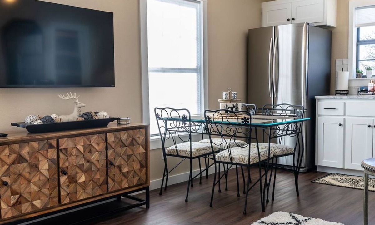 Decatur Apartment | The Eagle's Nest: A Charming Oasis Minutes from Decatur Square