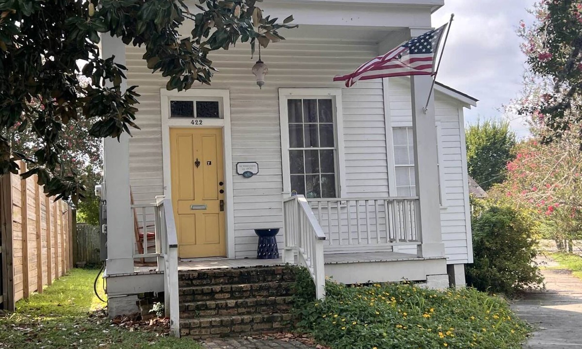 Beauregard Town Historic District House | The Europe St Cottage