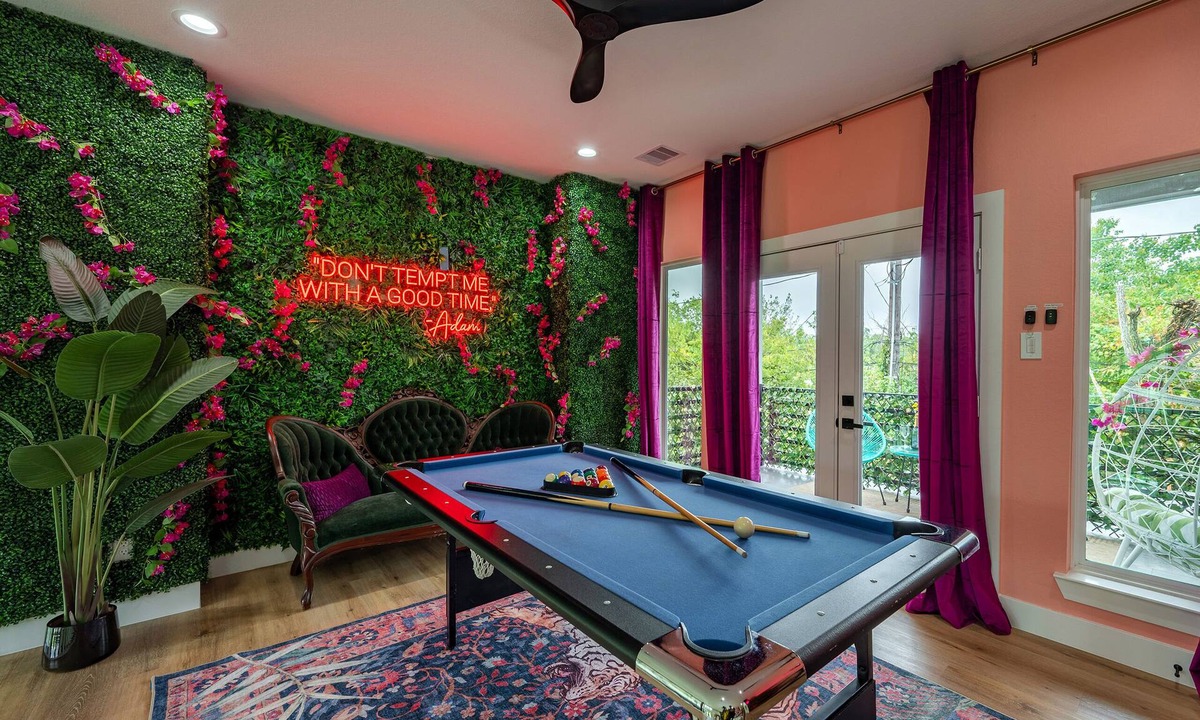 OST - South Union House | The Garden of Eden ● Designer Houston Stay with 12 Beds, Hot Tub, Game Room.