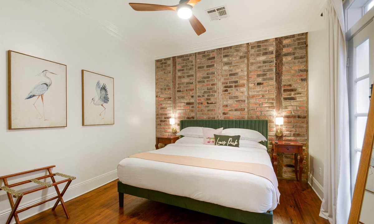 Treme Hotel | The King Oliver Guest House