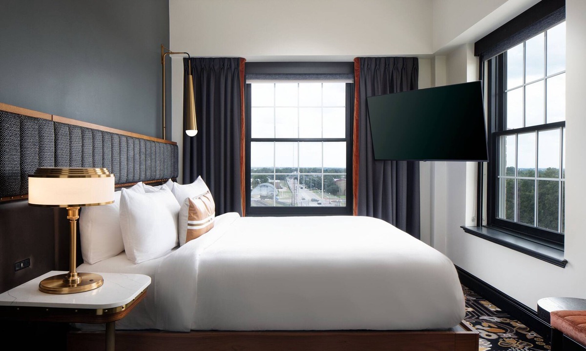 Downtown Hotel | The Lasalle Hotel, Bryan College Station, A Tribute Portfolio Hotel