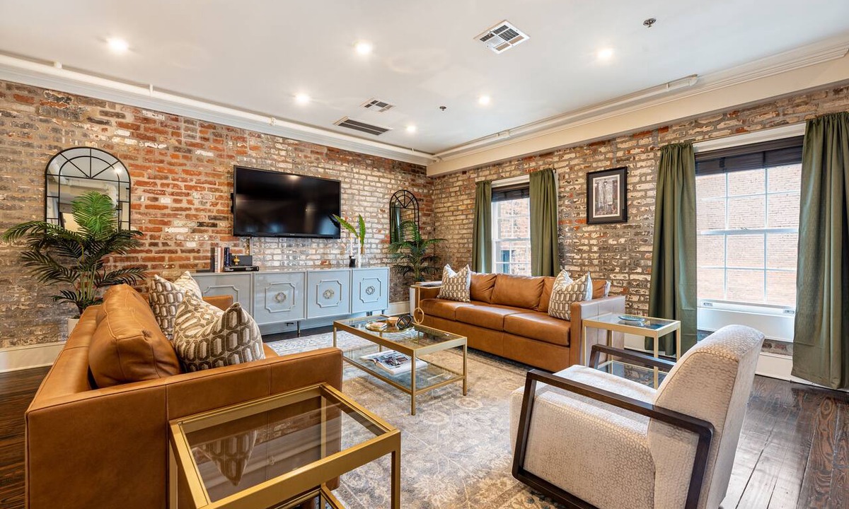 French Quarter Apartment | The Marcell - 2B/2B Top Floor, FQ Apt. 60 Day Min. Rental