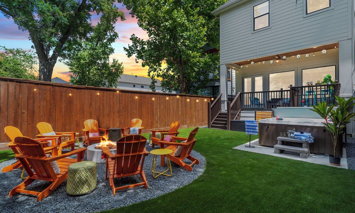 Shady Acres House | The Painted Cowboy: Houston Heights Oasis with Hot Tub