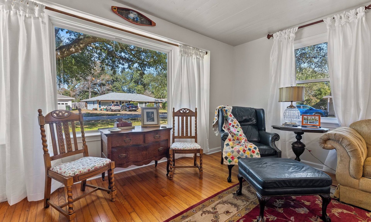 Lake Charles House | The Pelican on Frazar offers charm, character, and cozy Louisiana comfort.