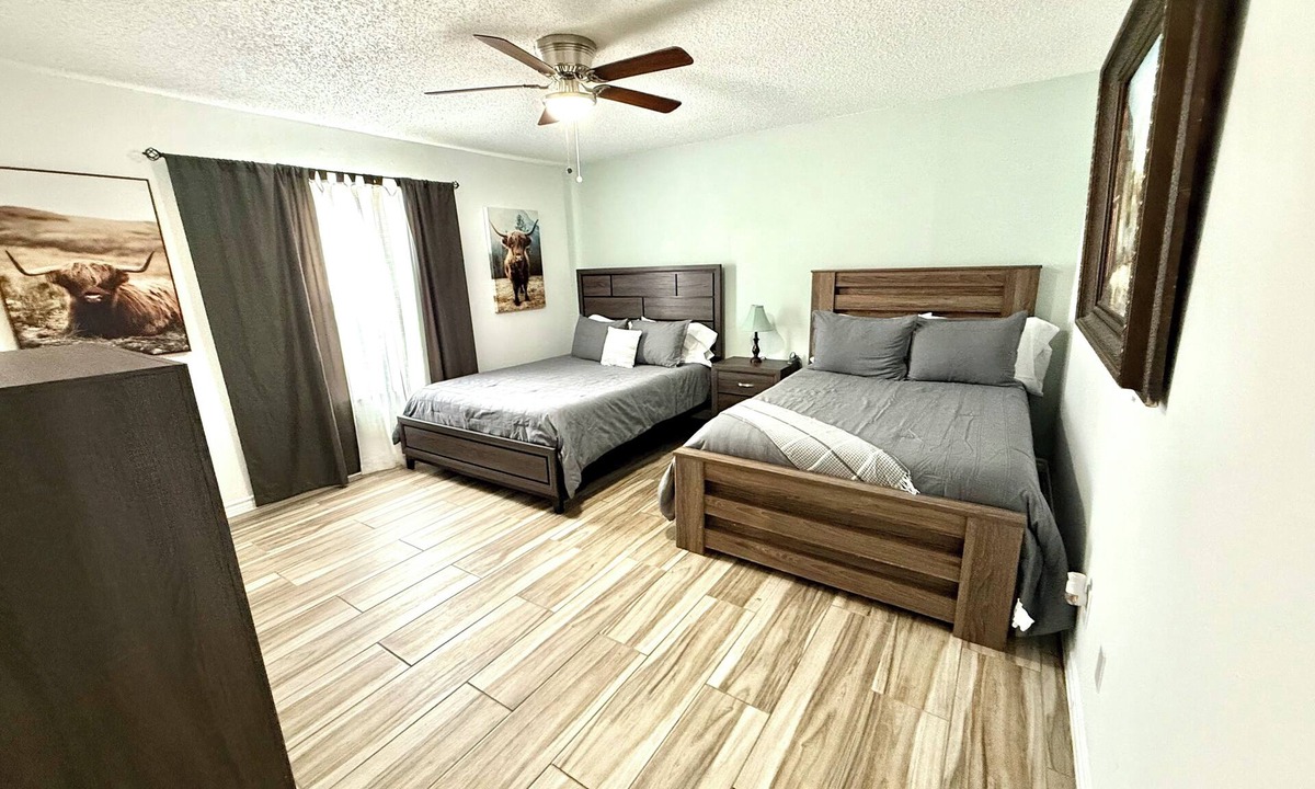 Mahncke Park Apartment | The Play & Stay Escape-Charming 2-bedroom apartment in the heart of San Antonio.