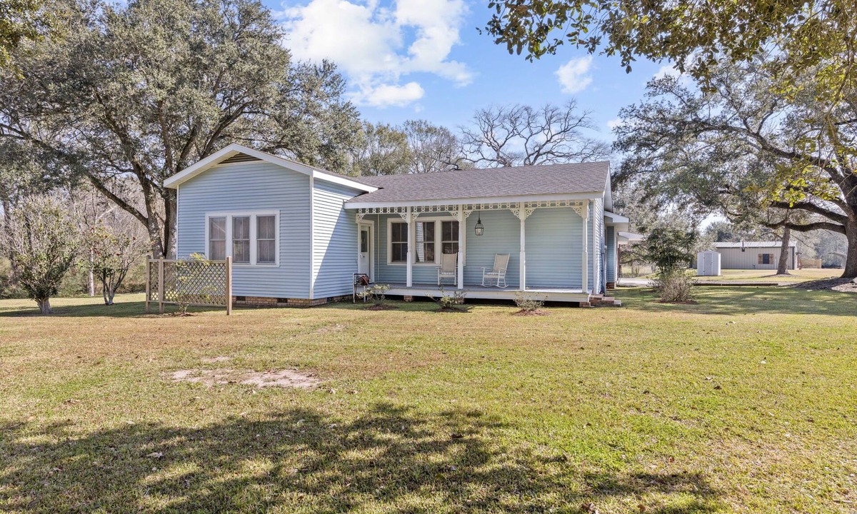 Milton House | The Porch Light Retreat. It's like staying a weekend at Grandma's house