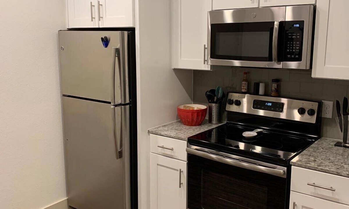 The Colony House | *The Premiere Stay* - Walkable to Great Venues!