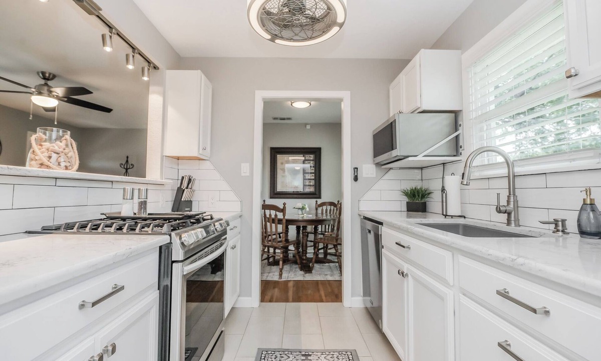 Wichita Falls House | The Rustic Star Cottage! Adorable1-bedroom house in Wichita Falls with AC, WiFi