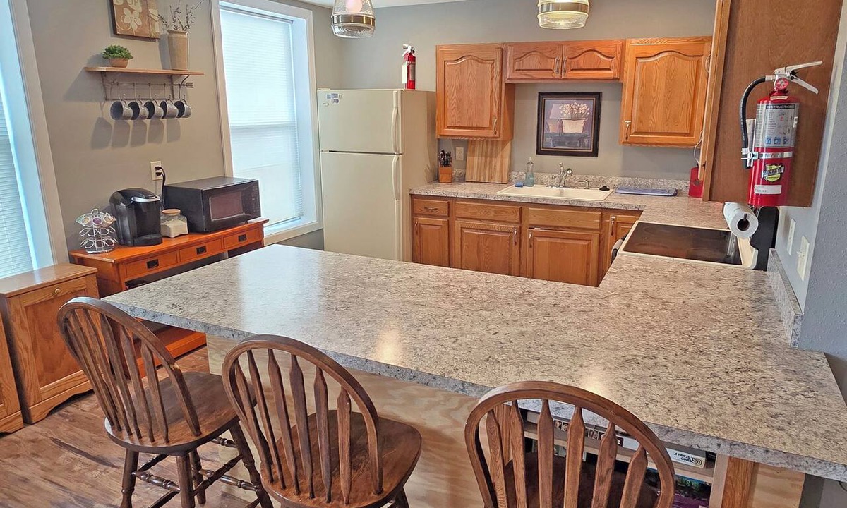 Wells Apartment | The Sequel - spacious 3 bed 2 bath apartment sleeps 6; Great for long-term stays
