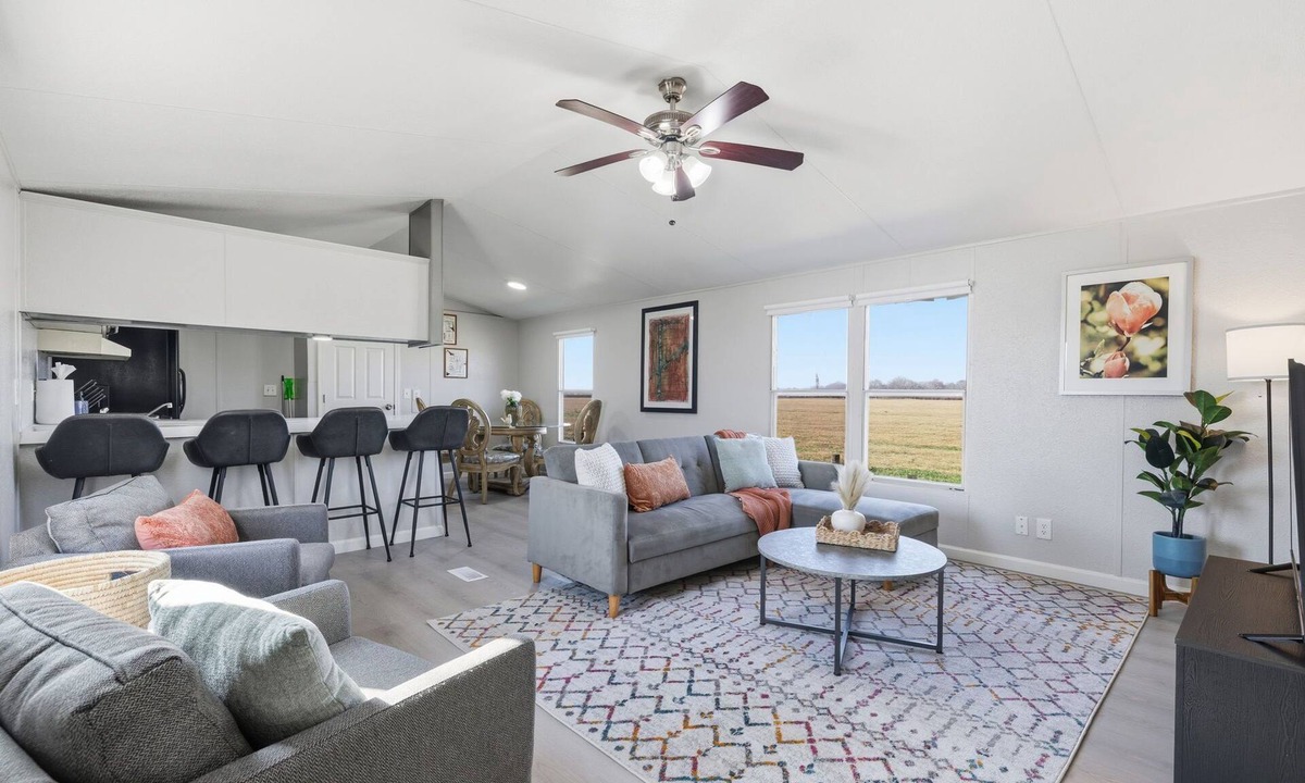 Lissie House | The Sports Pad, Texas Country Bliss, V-Ball & Mixed-Use Turf Field & Cricket