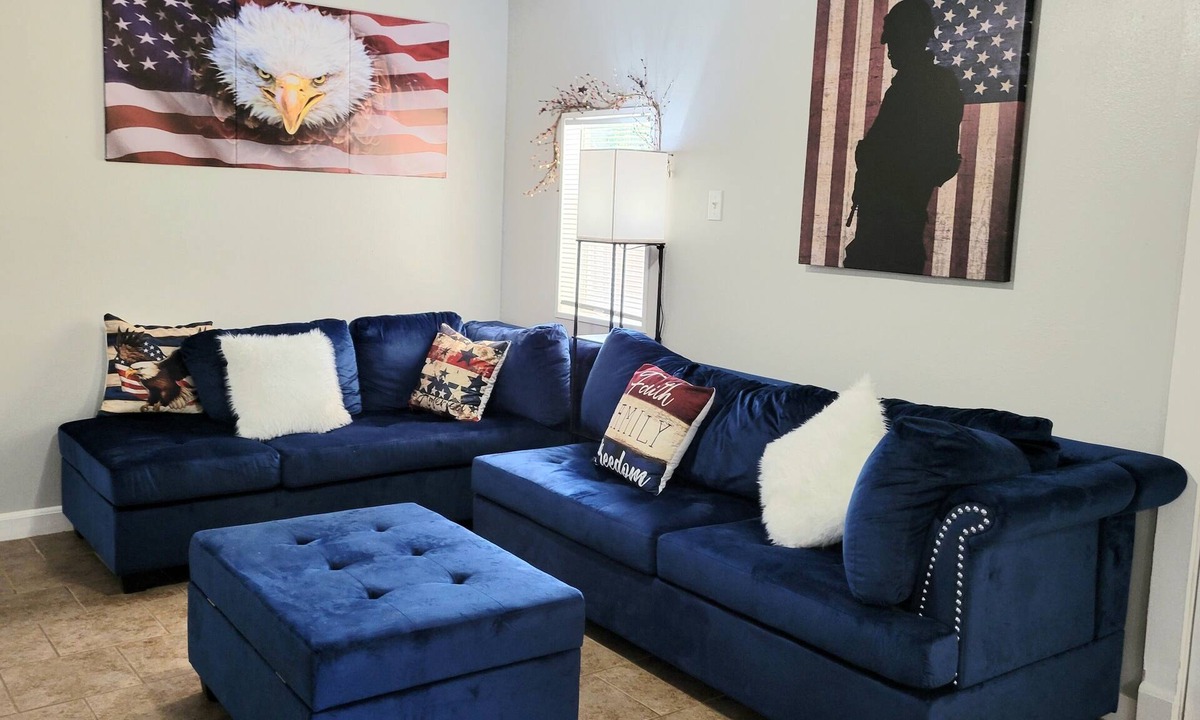 Southside House | This is a cozy Military/USA themed home by Lackland AFB . 4 Bedroom, 1 Bath.