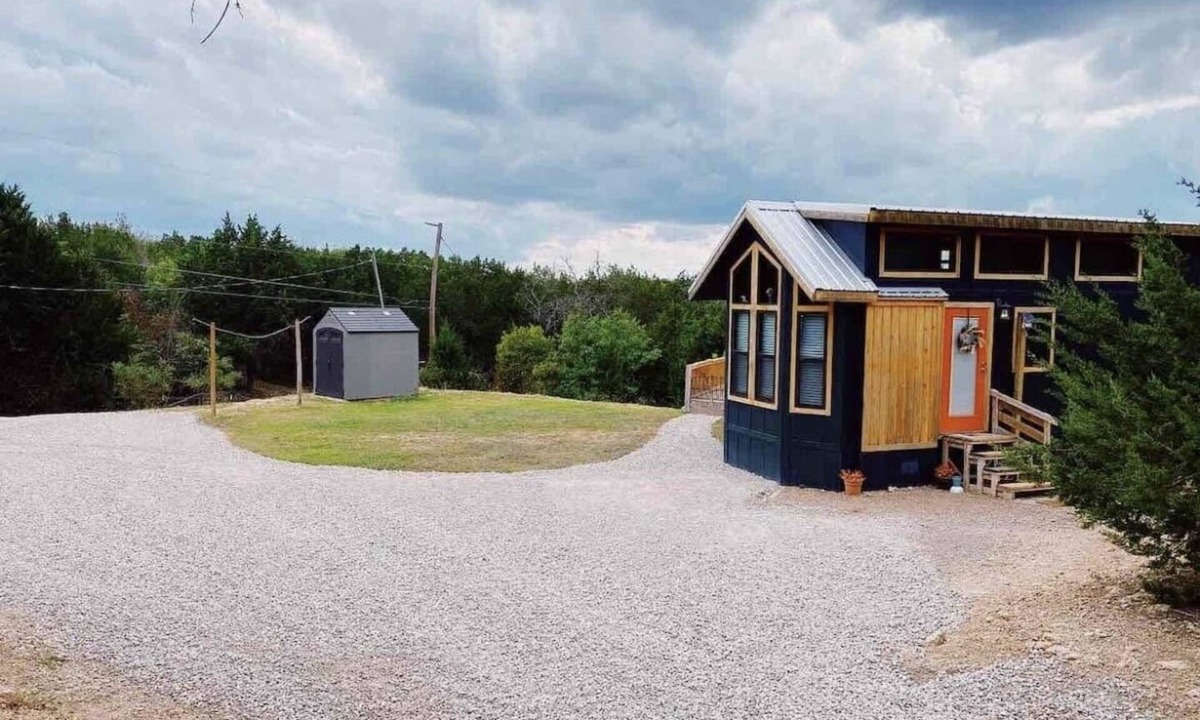 Annetta North House | Tiny Home - Peaceful and Secluded