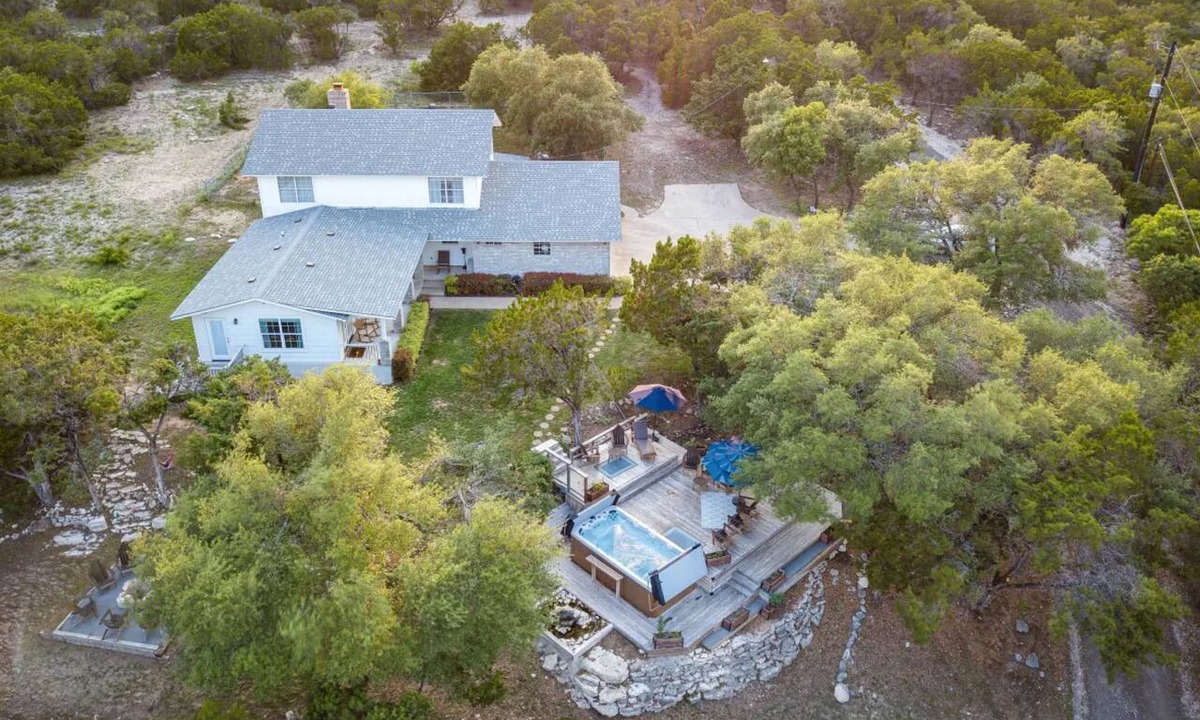 Leander House | Top-rated! Gated 4-acre with game room, XL SwimSpa, Fire pit