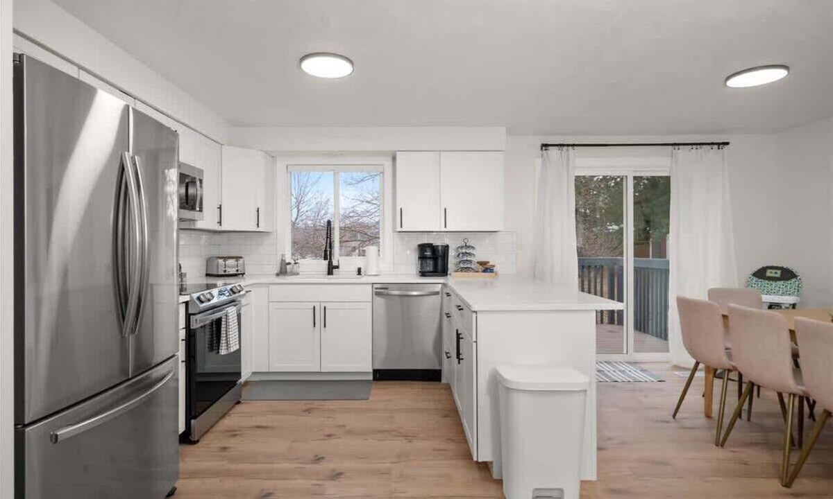 Veradale House | Tranquil Valley Home I Refreshed & Revitalized