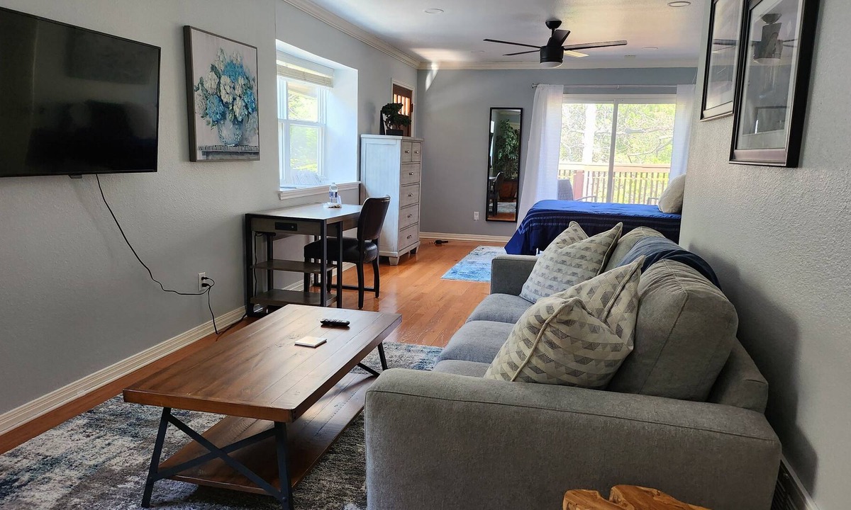 Travis Heights Apartment | Travis Heights Oasis