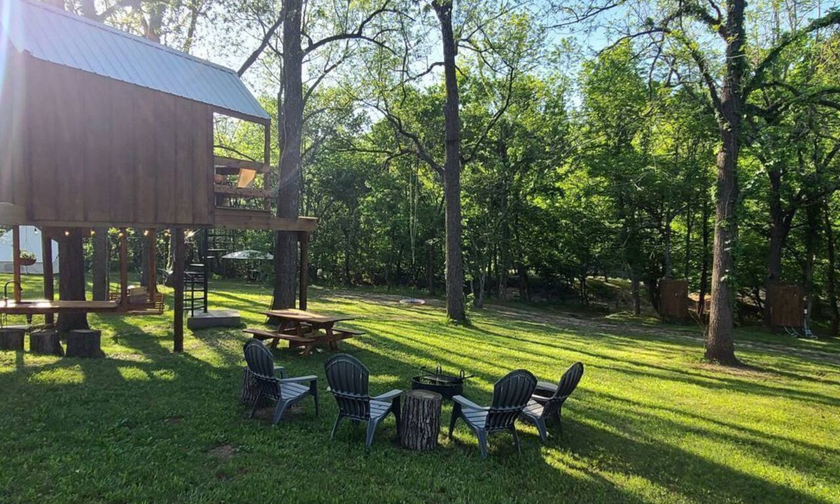 Eureka Springs RV Rental | Tree House Glamping Destination near the Ozarks, with River Access for Swimming and Fishing