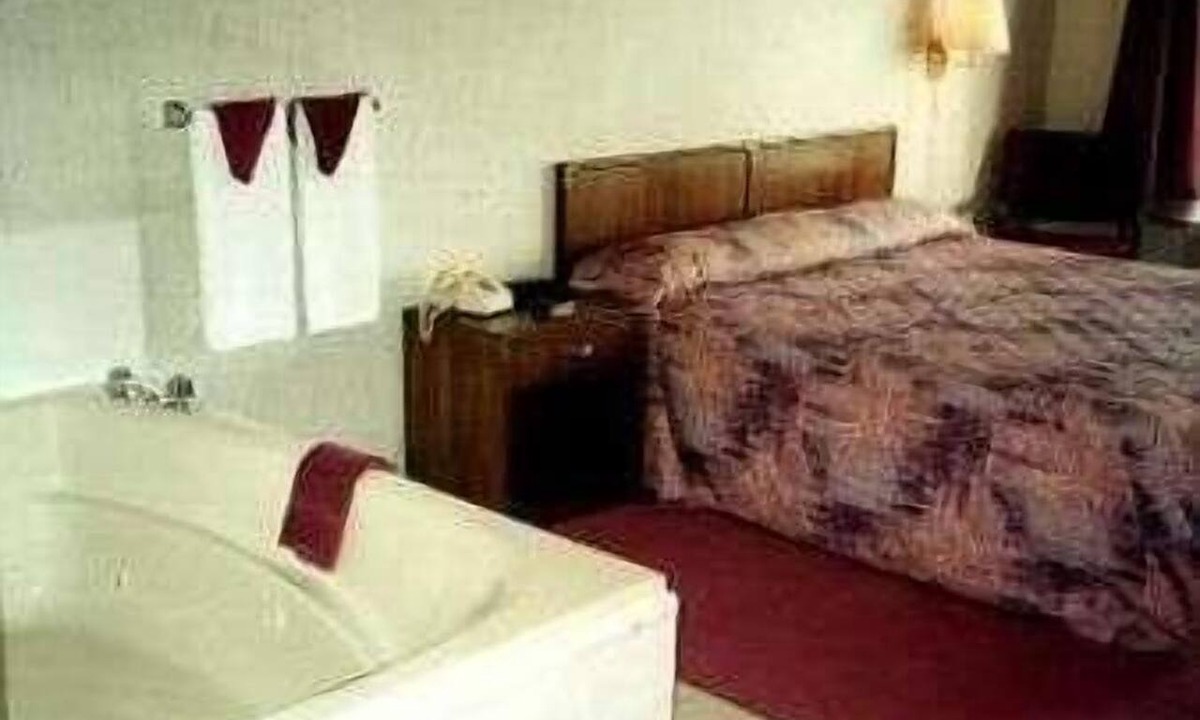 Branson Theater District Hotel | Twinkle Inn