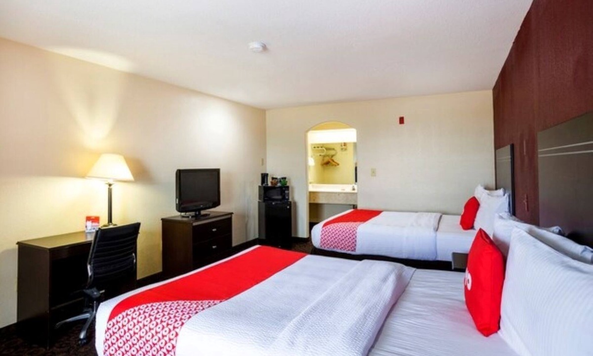 Port Allen Hotel | Two-Queen Retreat at LSU | Clean, Spacious Stay Near Restaurants and Local Shops