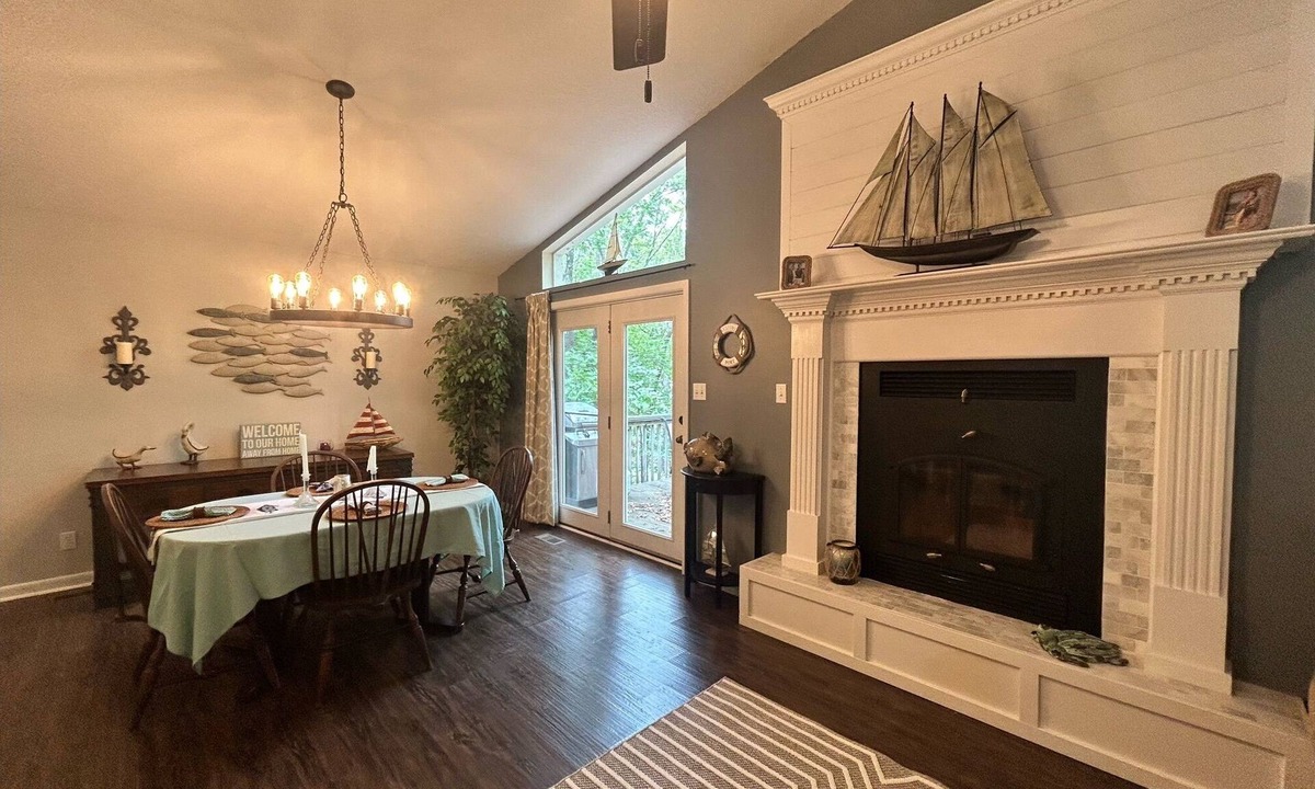 Quitman Cottage | Ultimate lakeside retreat at the charming 349 Kings Place Cottage!