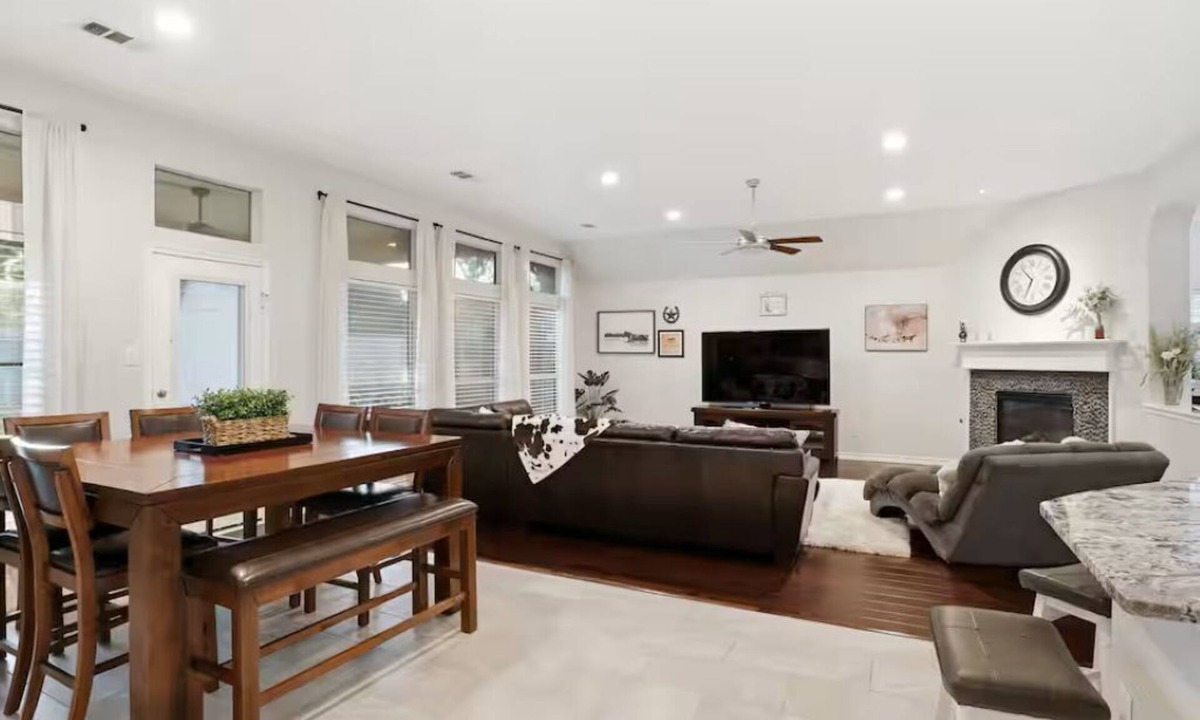 Grand Prairie House | Updated Spacious Home near ATT FIFA World Cup