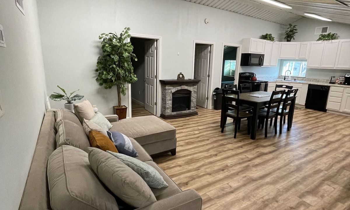 Sienna Plantation Apartment | Upscale garage - shop apartment near Sienna, The Loft